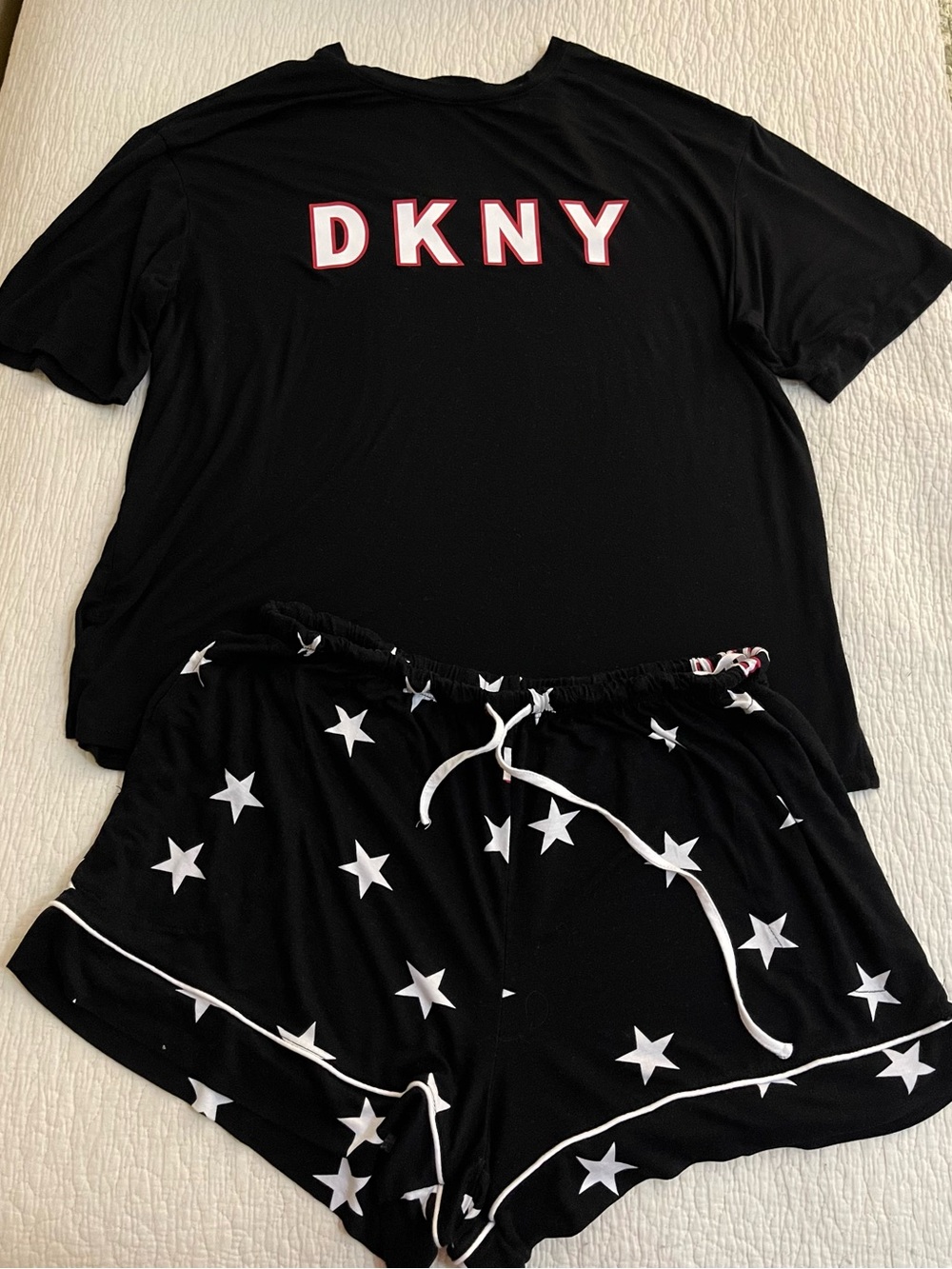 DKNY Black Star-Print Short Pajama Set with Logo Tee